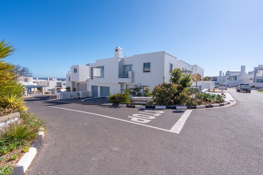 4 Bedroom Property for Sale in Paradise Beach Western Cape